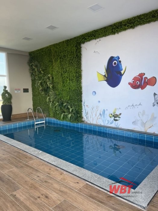 APTO, APROX. 350M DO MAR, COM 02 SUITES, MOBILIADO