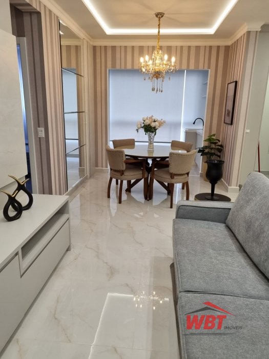 APTO, APROX. 350M DO MAR, COM 02 SUITES, MOBILIADO
