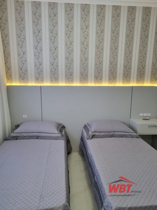 APTO, APROX. 350M DO MAR, COM 02 SUITES, MOBILIADO