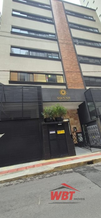 APTO COM 02 DORMS. APROX. 300M MAR, MOBILIADO!!!