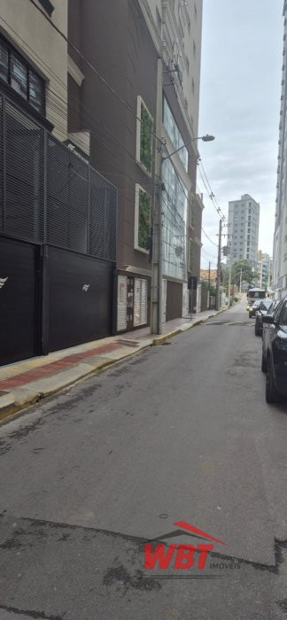 APTO COM 02 DORMS. APROX. 300M MAR, MOBILIADO!!!