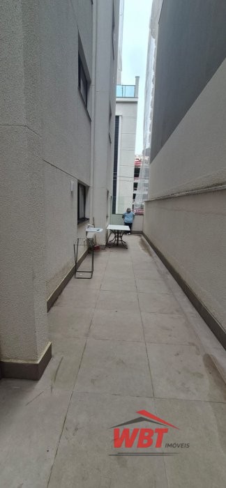 APTO COM 02 DORMS. APROX. 300M MAR, MOBILIADO!!!