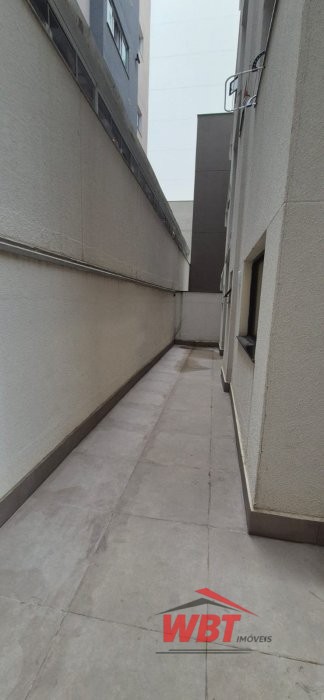 APTO COM 02 DORMS. APROX. 300M MAR, MOBILIADO!!!