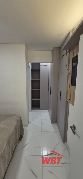 APTO COM 02 DORMS. APROX. 300M MAR, MOBILIADO!!!