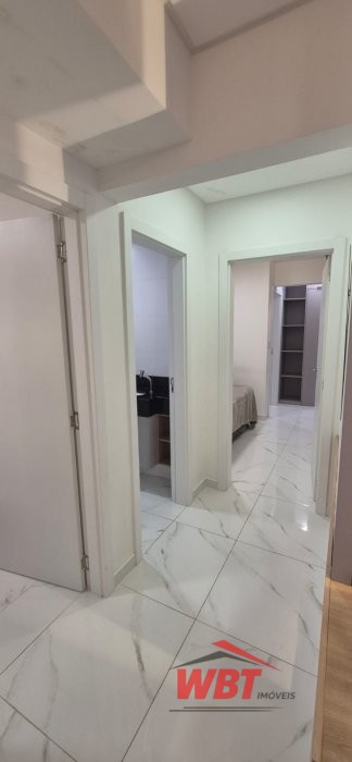 APTO COM 02 DORMS. APROX. 300M MAR, MOBILIADO!!!