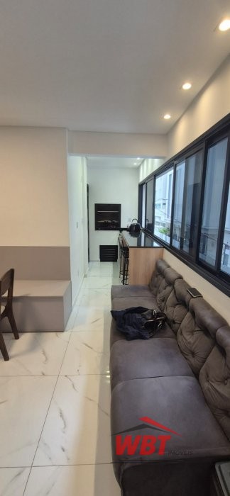 APTO COM 02 DORMS. APROX. 300M MAR, MOBILIADO!!!