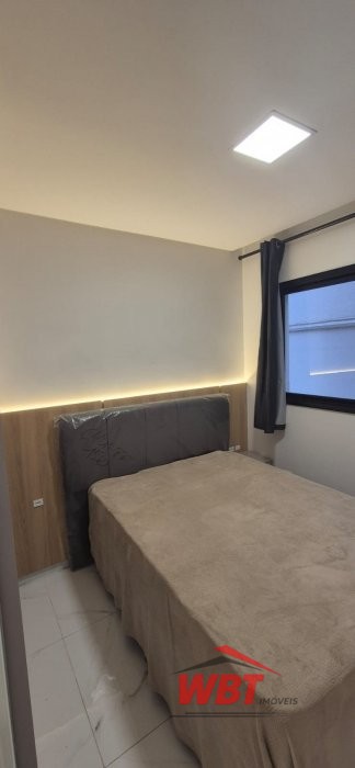 APTO COM 02 DORMS. APROX. 300M MAR, MOBILIADO!!!