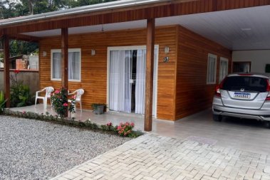 EXCELENTE CASA EM ITAPEMA