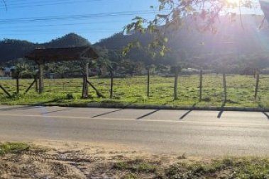 TERRENO EM ITAPEMA COM 8.000 M�, EXCELENTE INVESTI