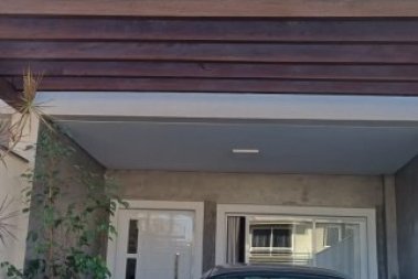 SOBRADO EM ITAPEMA, COM 02 SUITES, 02 VAGAS, AREA 