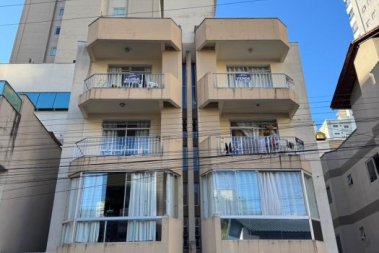 APARTAMENTO EM ITAPEMA, MEIA PRAIA, COM 03 DORMS, 