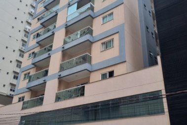 APTO COM 02 DORMS., SENDO 01 SUITE, 300M MAR, MOBI